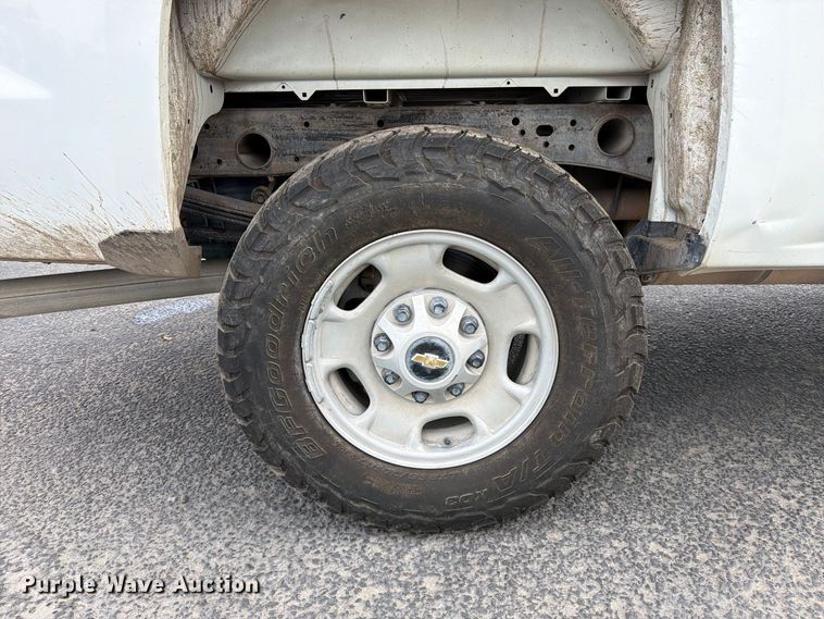 image for item FI2075 2019 Chevrolet Silverado 2500HD Ext. Cab pickup truck