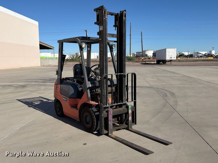 image for item FI2085 2003 Toyota 7FGU18 forklift