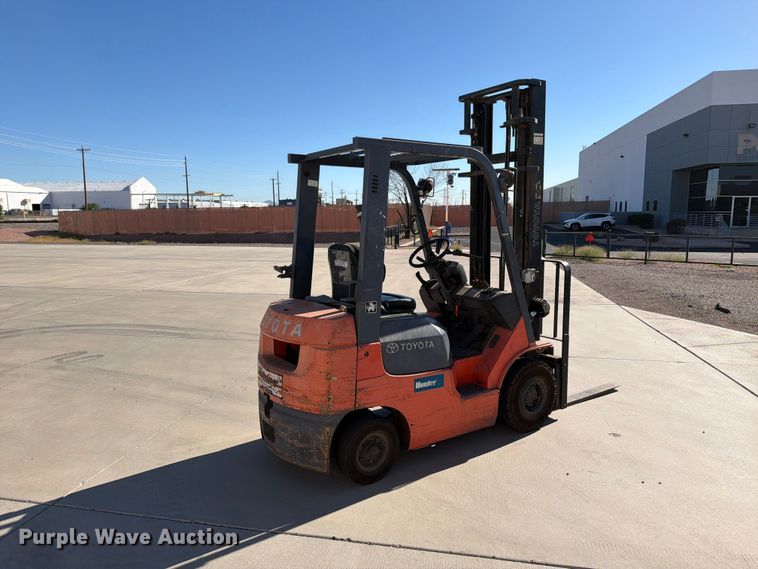 image for item FI2085 2003 Toyota 7FGU18 forklift
