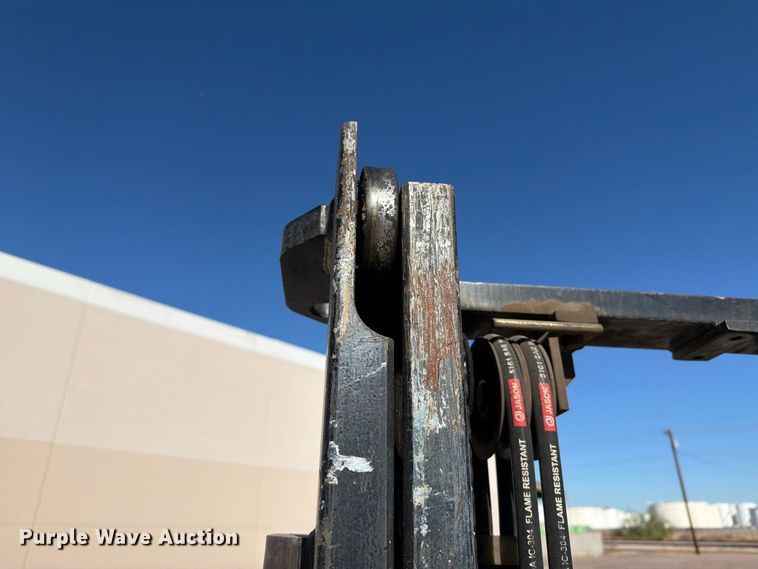 image for item FI2085 2003 Toyota 7FGU18 forklift