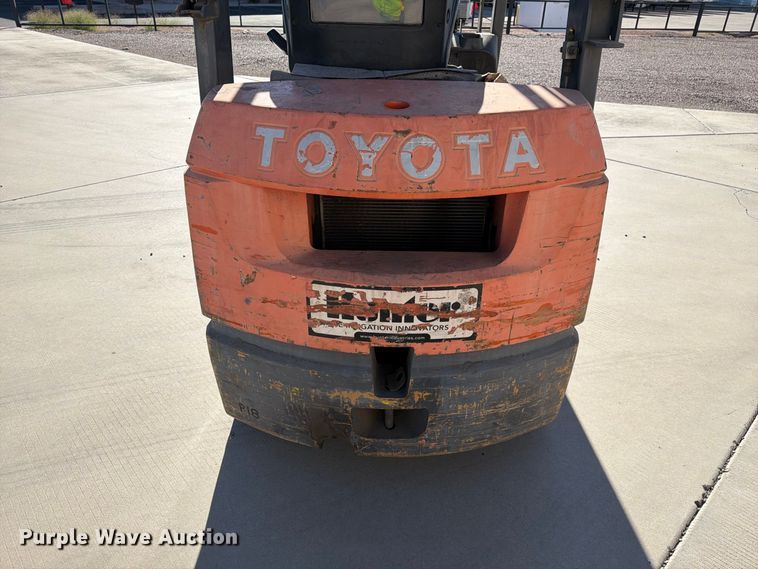 image for item FI2085 2003 Toyota 7FGU18 forklift
