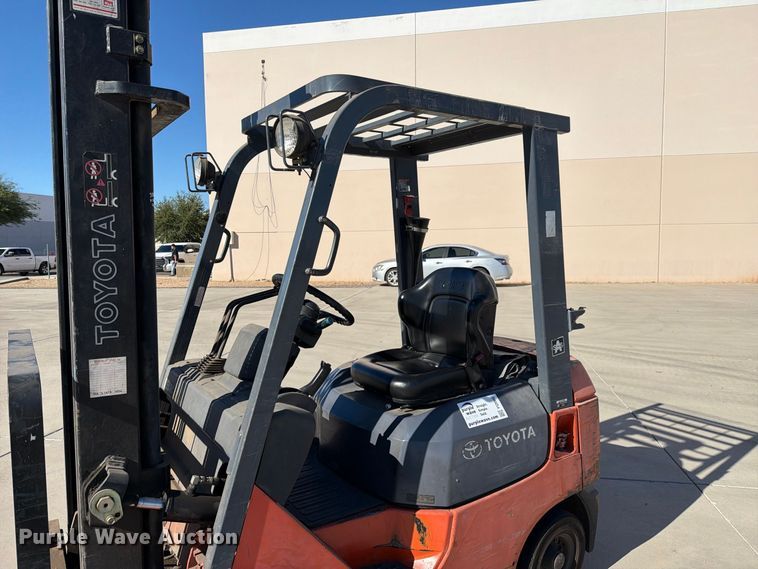 image for item FI2085 2003 Toyota 7FGU18 forklift