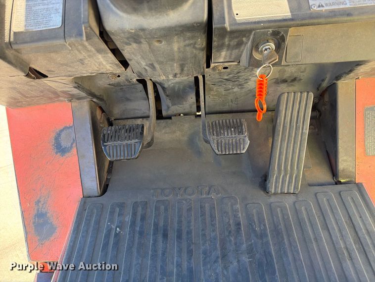 image for item FI2085 2003 Toyota 7FGU18 forklift