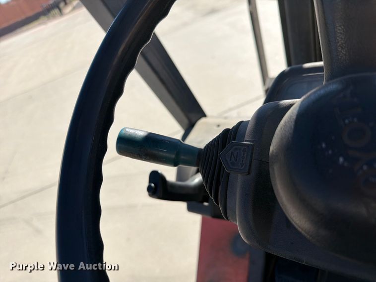 image for item FI2085 2003 Toyota 7FGU18 forklift