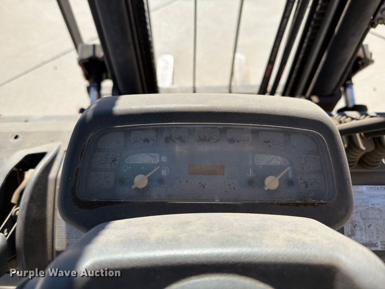 image for item FI2085 2003 Toyota 7FGU18 forklift