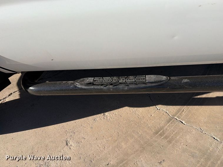 image for item FI2087 2011 Ford F550 Super Duty Crew Cab flatbed truck