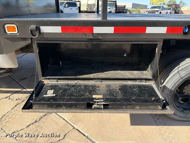 image for item FI2087 2011 Ford F550 Super Duty Crew Cab flatbed truck