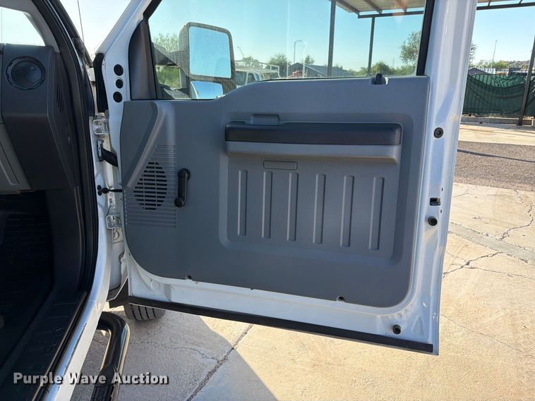 image for item FI2087 2011 Ford F550 Super Duty Crew Cab flatbed truck