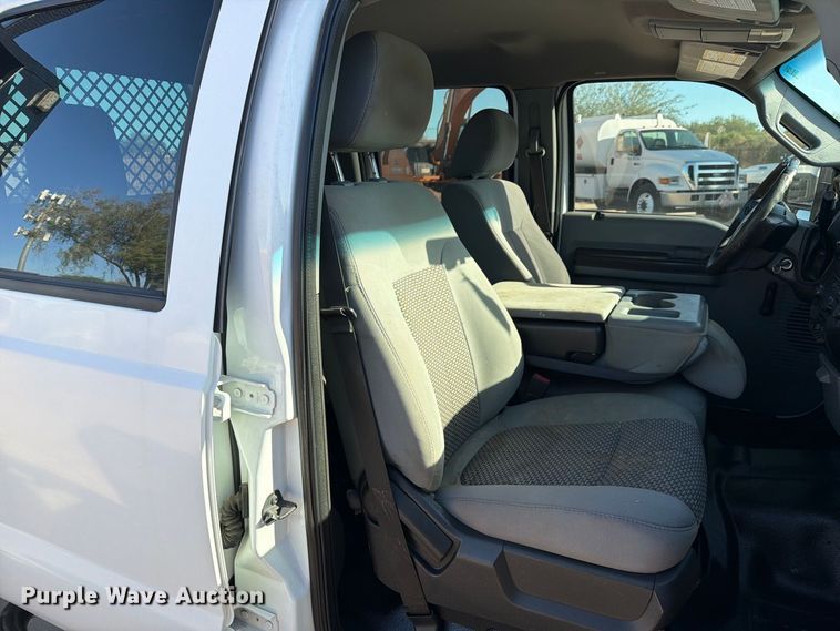 image for item FI2087 2011 Ford F550 Super Duty Crew Cab flatbed truck