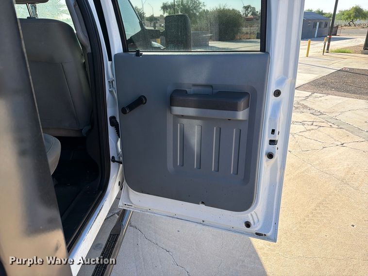 image for item FI2087 2011 Ford F550 Super Duty Crew Cab flatbed truck