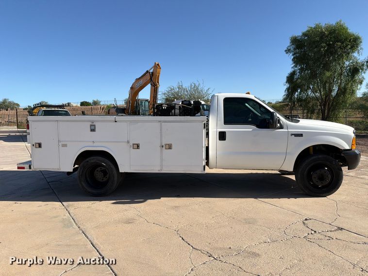 image for item FI2088 1999 Ford F550 utility / service truck