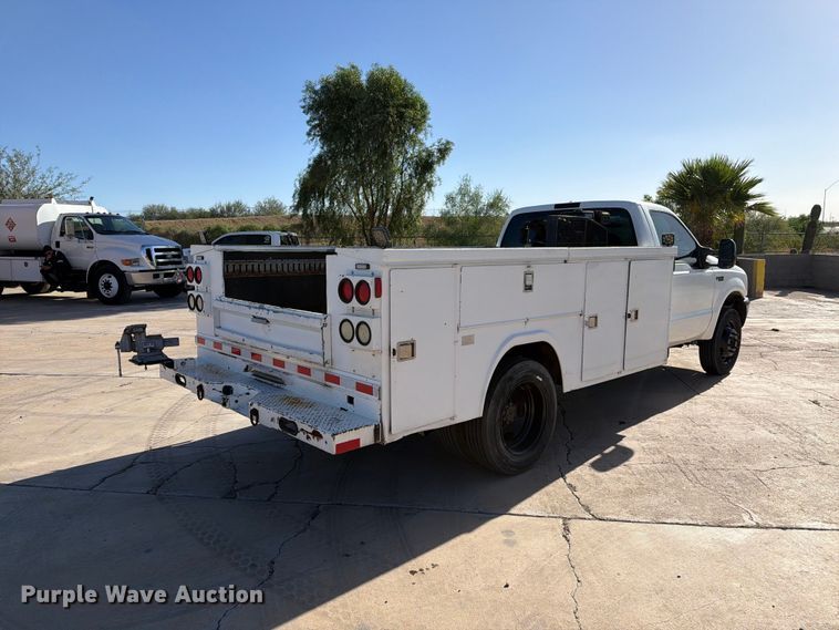 image for item FI2088 1999 Ford F550 utility / service truck