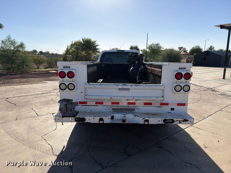 image for item FI2088 1999 Ford F550 utility / service truck
