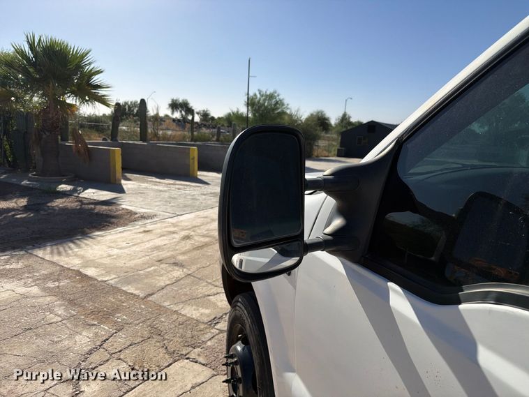 image for item FI2088 1999 Ford F550 utility / service truck