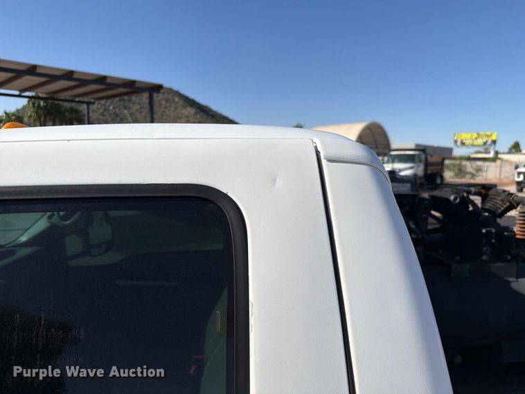 image for item FI2088 1999 Ford F550 utility / service truck