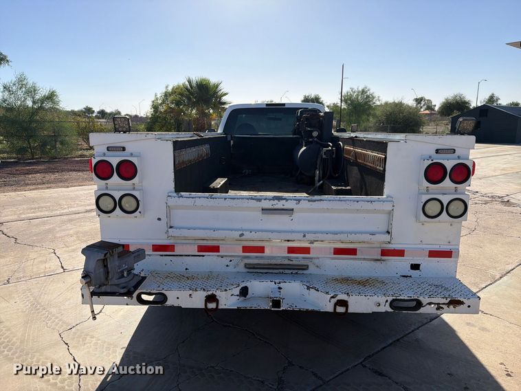 image for item FI2088 1999 Ford F550 utility / service truck