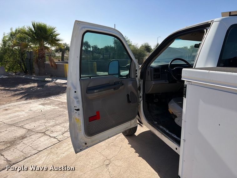 image for item FI2088 1999 Ford F550 utility / service truck