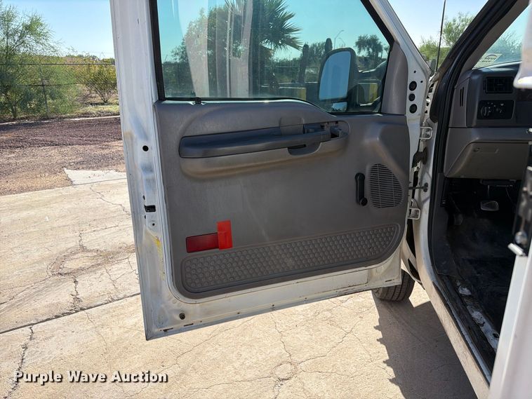 image for item FI2088 1999 Ford F550 utility / service truck
