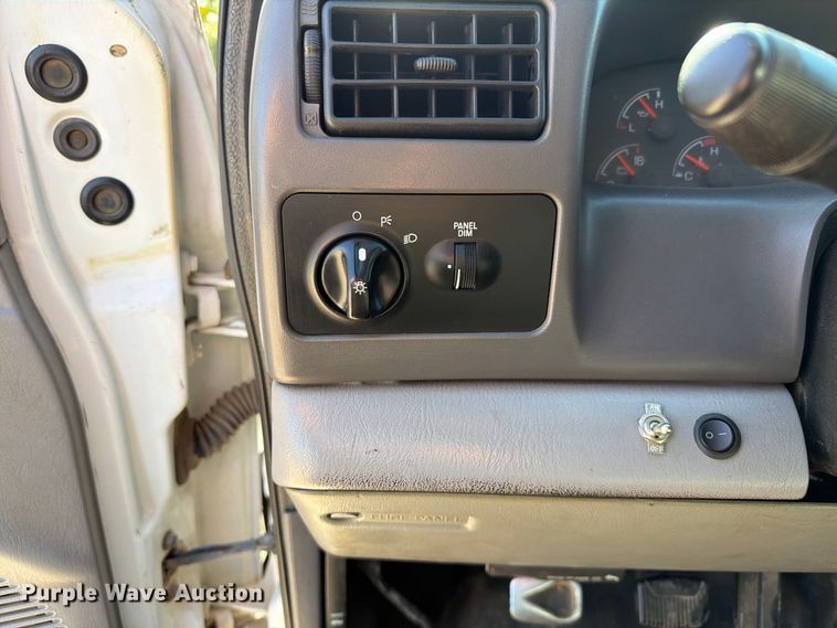 image for item FI2088 1999 Ford F550 utility / service truck