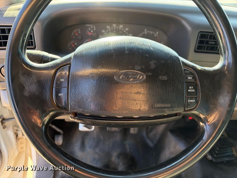 image for item FI2088 1999 Ford F550 utility / service truck