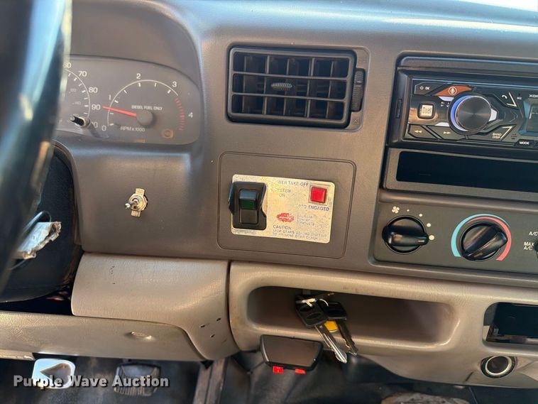 image for item FI2088 1999 Ford F550 utility / service truck