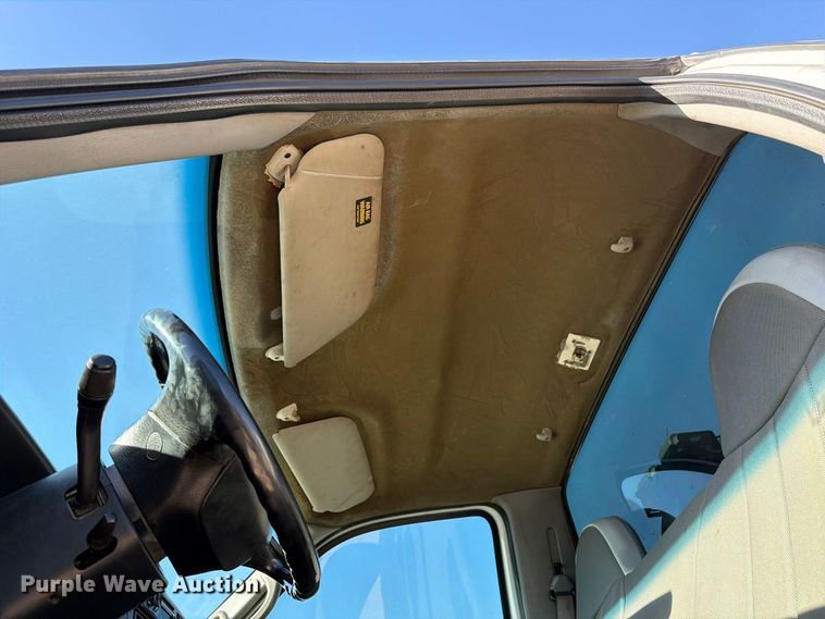 image for item FI2088 1999 Ford F550 utility / service truck