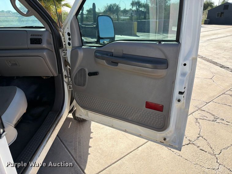 image for item FI2088 1999 Ford F550 utility / service truck