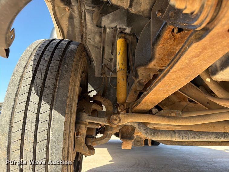 image for item FI2088 1999 Ford F550 utility / service truck