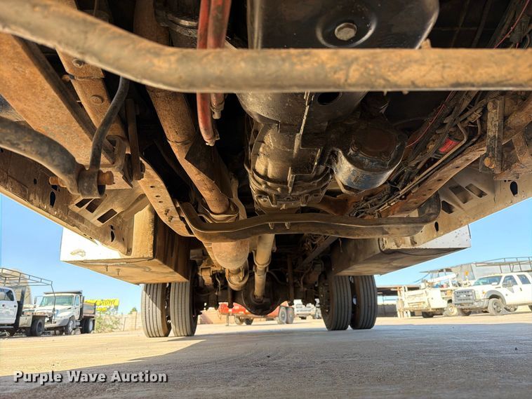 image for item FI2088 1999 Ford F550 utility / service truck