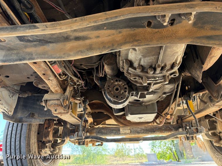 image for item FI2088 1999 Ford F550 utility / service truck