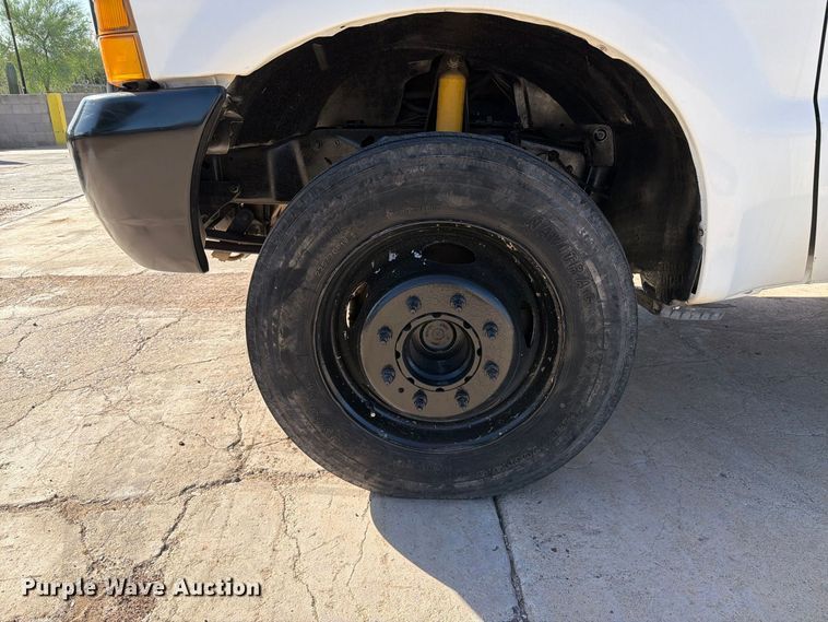 image for item FI2088 1999 Ford F550 utility / service truck