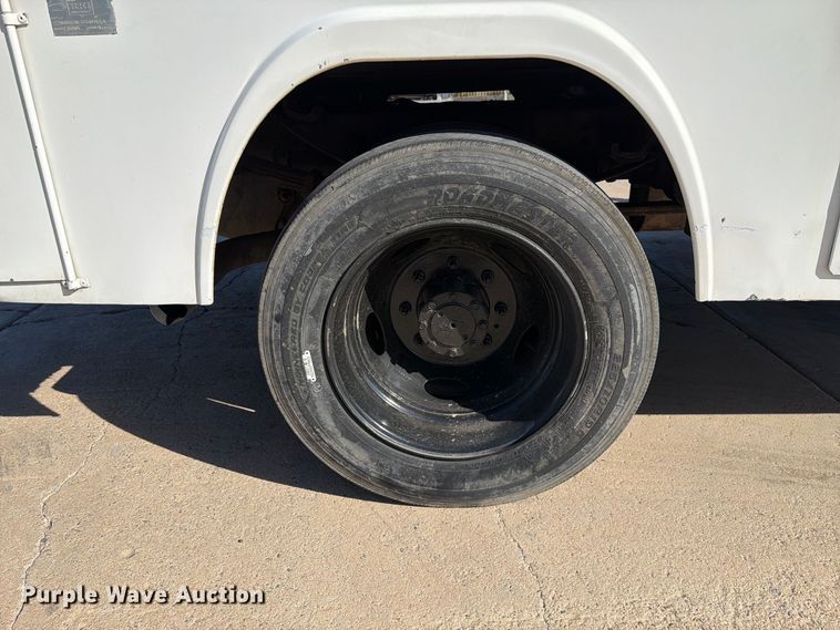 image for item FI2088 1999 Ford F550 utility / service truck