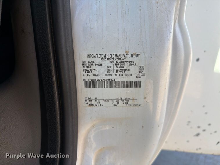 image for item FI2088 1999 Ford F550 utility / service truck