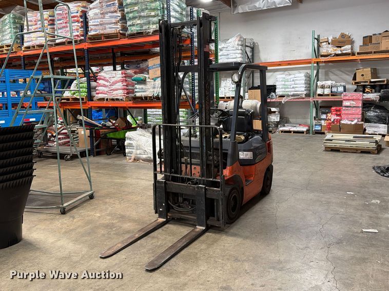 image for item FI2107 2001 Toyota 7FGU18 forklift