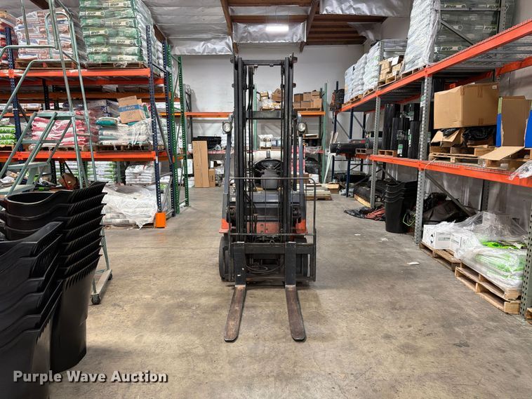 image for item FI2107 2001 Toyota 7FGU18 forklift
