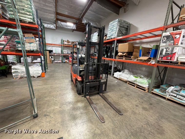 image for item FI2107 2001 Toyota 7FGU18 forklift