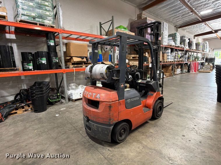image for item FI2107 2001 Toyota 7FGU18 forklift