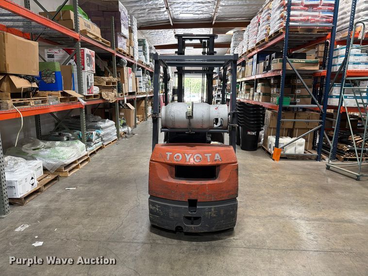 image for item FI2107 2001 Toyota 7FGU18 forklift