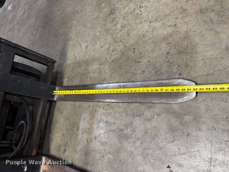 image for item FI2107 2001 Toyota 7FGU18 forklift