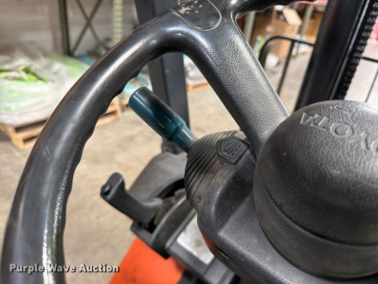 image for item FI2107 2001 Toyota 7FGU18 forklift
