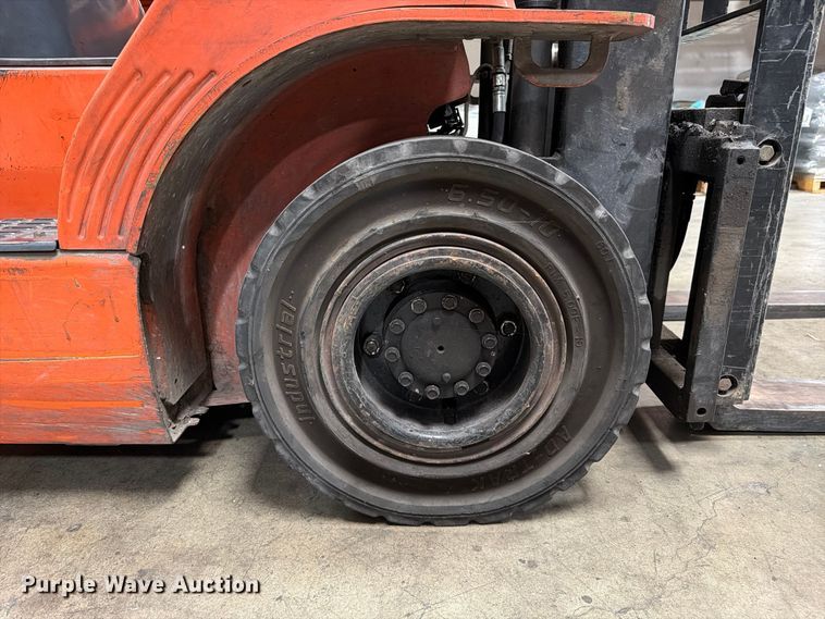 image for item FI2107 2001 Toyota 7FGU18 forklift