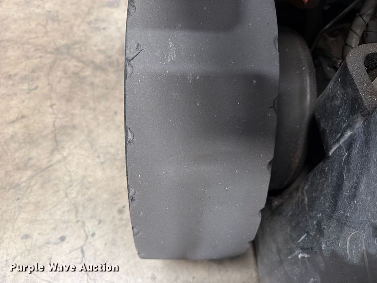 image for item FI2107 2001 Toyota 7FGU18 forklift
