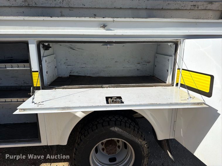 image for item FJ2031 2015 Ford F350 Super Duty utility bed pickup truck