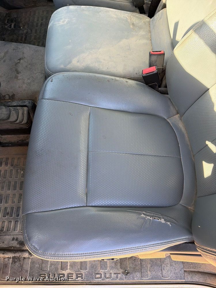 image for item FJ2031 2015 Ford F350 Super Duty utility bed pickup truck