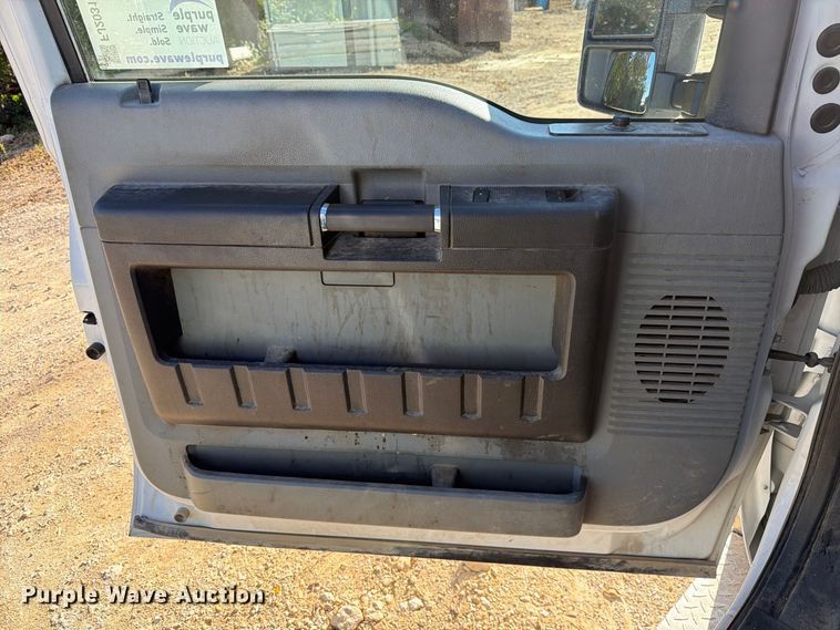 image for item FJ2031 2015 Ford F350 Super Duty utility bed pickup truck