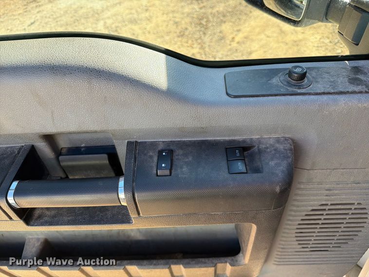 image for item FJ2031 2015 Ford F350 Super Duty utility bed pickup truck