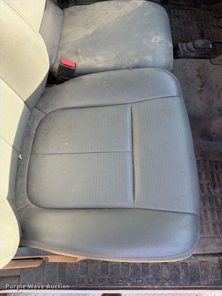 image for item FJ2031 2015 Ford F350 Super Duty utility bed pickup truck