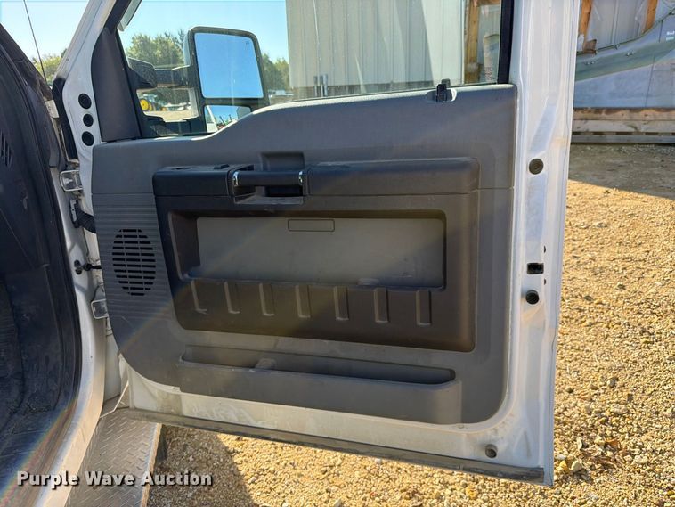 image for item FJ2031 2015 Ford F350 Super Duty utility bed pickup truck