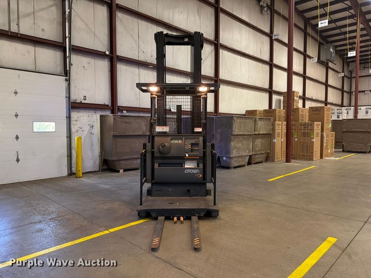 image for item FJ2035 2018 Crown SP4050-30 order picker