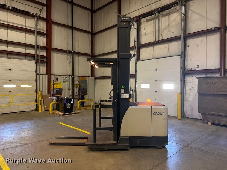 image for item FJ2035 2018 Crown SP4050-30 order picker